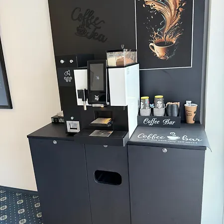 Hoyers 24h Check-in,pinneberg, Free Parking And Wifi 3*