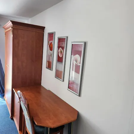Hoyers 24h Check-in,pinneberg, Free Parking And Wifi Hotel 3*