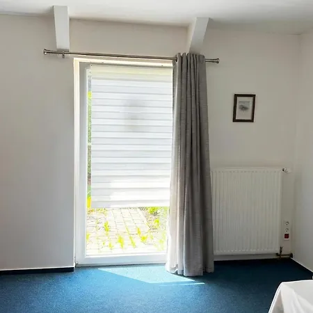 Hoyers 24h Check-in,pinneberg, Free Parking And Wifi
